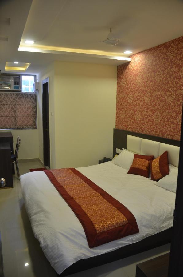 Hotel Krishna Galaxy Kánpur Kültér fotó